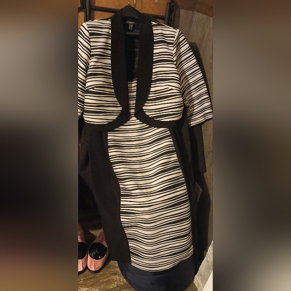 2 piece dress and jacket set - Picture 2 of 6